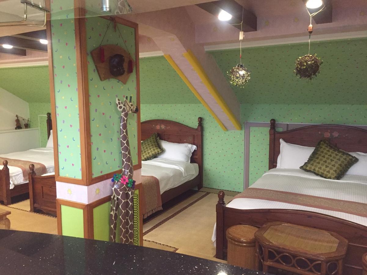 Ocean Deep Hostel Toucheng Bagian luar foto